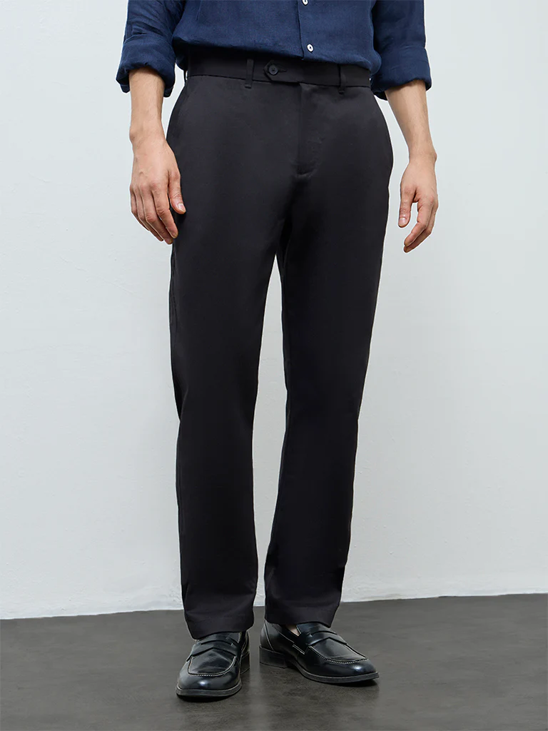Ascot Black Relaxed-Fit Mid-Rise Cotton Trousers - Image 3