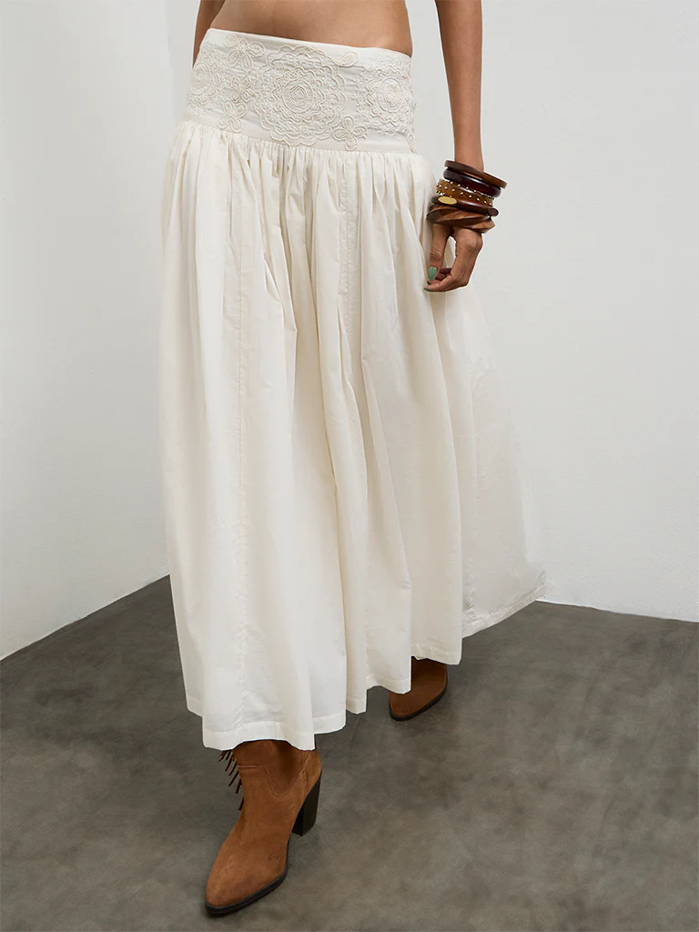Bombay Paisley Off-White Embroidered High-Rise Cotton Skirt - Image 2