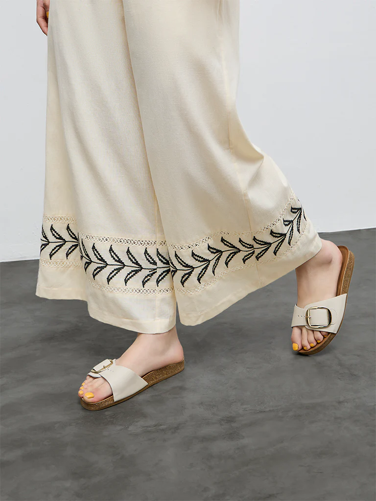 Bombay Paisley Off-White Printed High-Rise Cotton-Blended Palazzos - Image 3