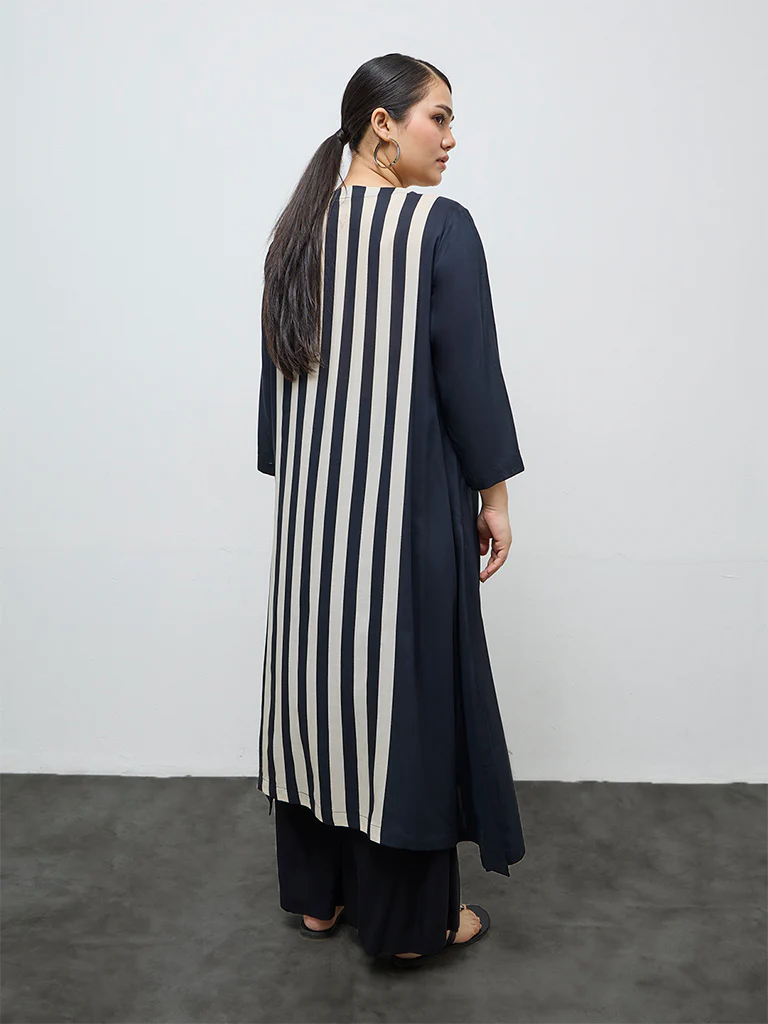 Diza Black Foliage Design A-Line Kurta - Image 4