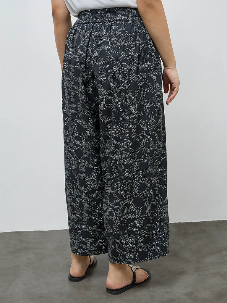 Diza Black Foliage Printed Pants - Image 4