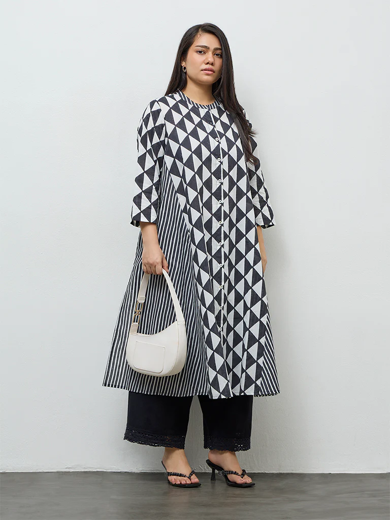 Diza Black Geometric Printed Cotton A-Line Kurta - Image 2