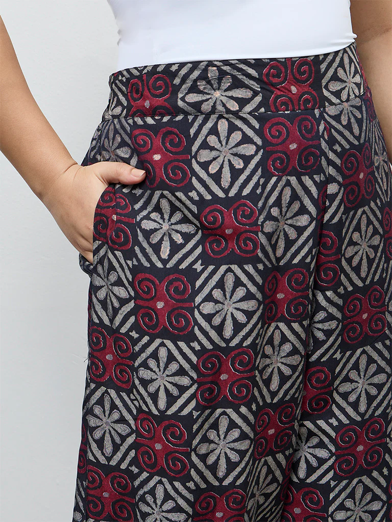 Diza Black Printed Pants - Image 3