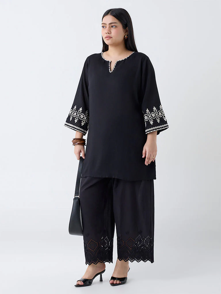 Diza Black Schiffli Detailed Cotton Pants - Image 2