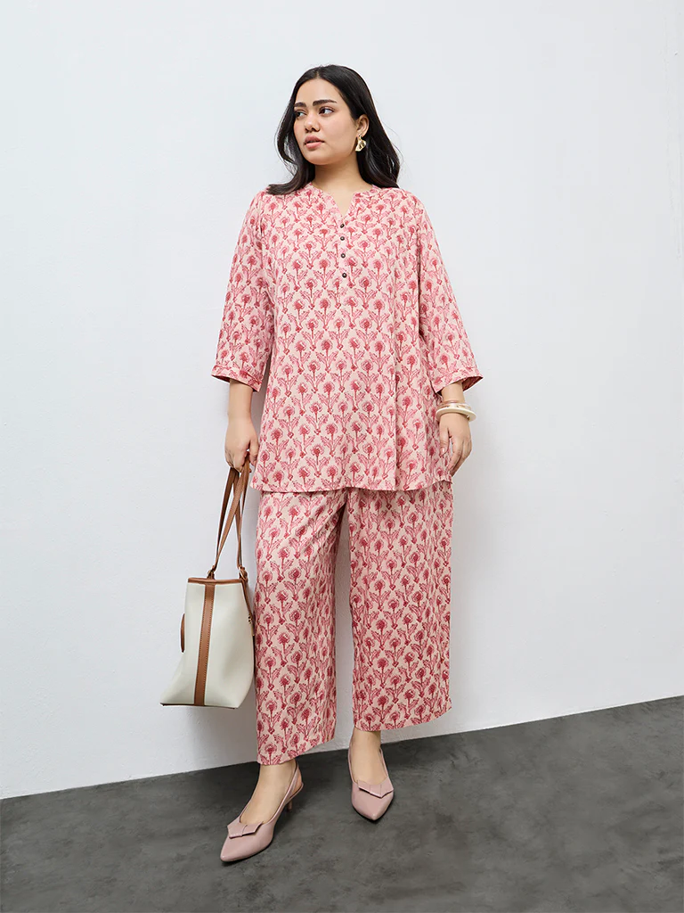 Diza Pink Floral Printed Pants - Image 2