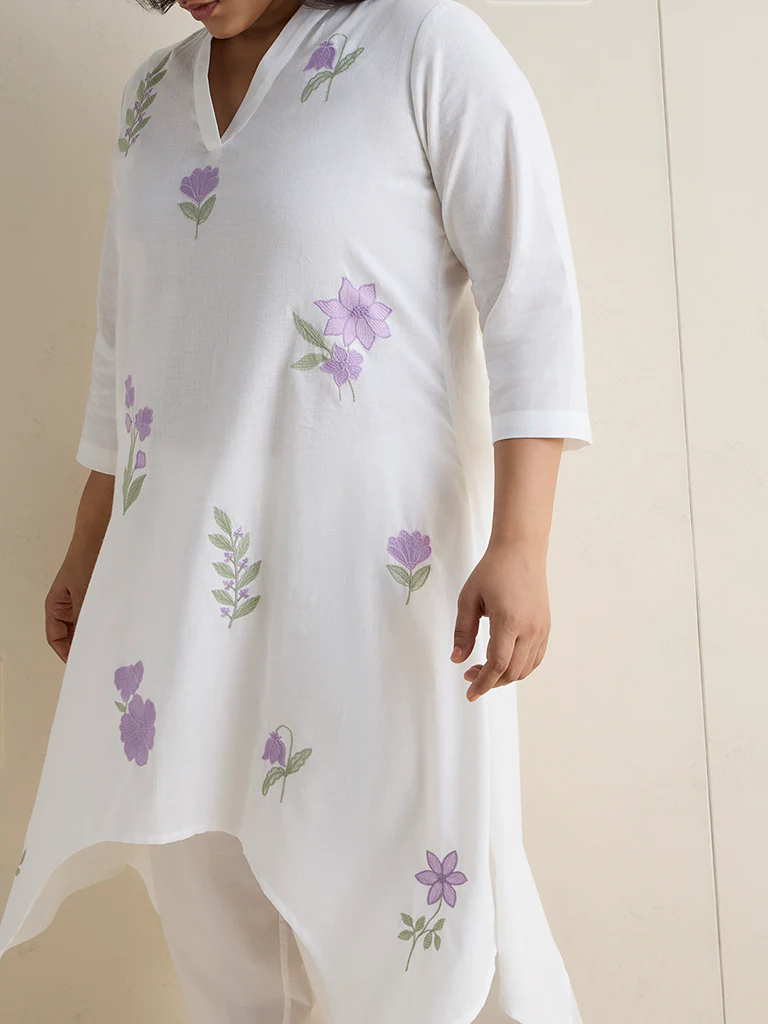 Diza White Floral Pattern Cotton-Blend A-Line Kurta - Image 3