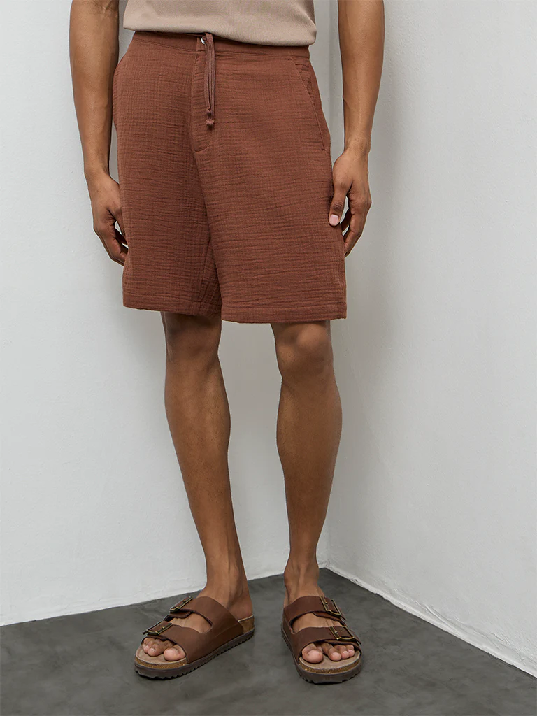 ETA Brown Crinkle-Textured Relaxed-Fit Mid-Rise Cotton Shorts - Image 3