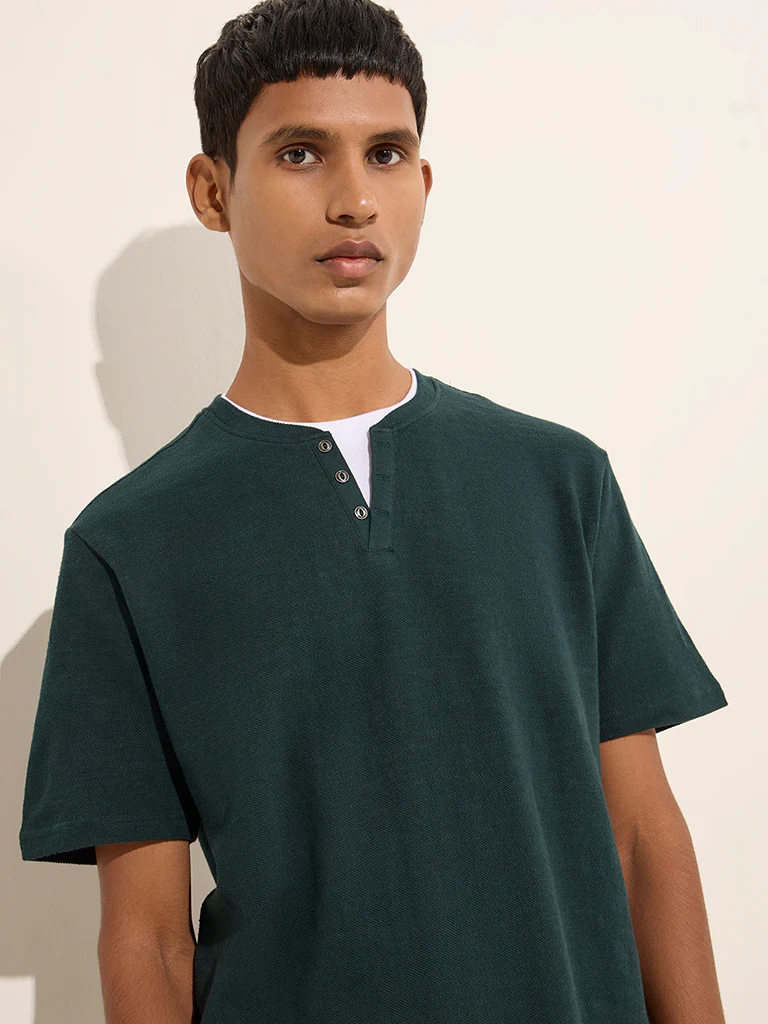 ETA Dark Green Solid Slim-Fit Cotton T-Shirt - Image 3