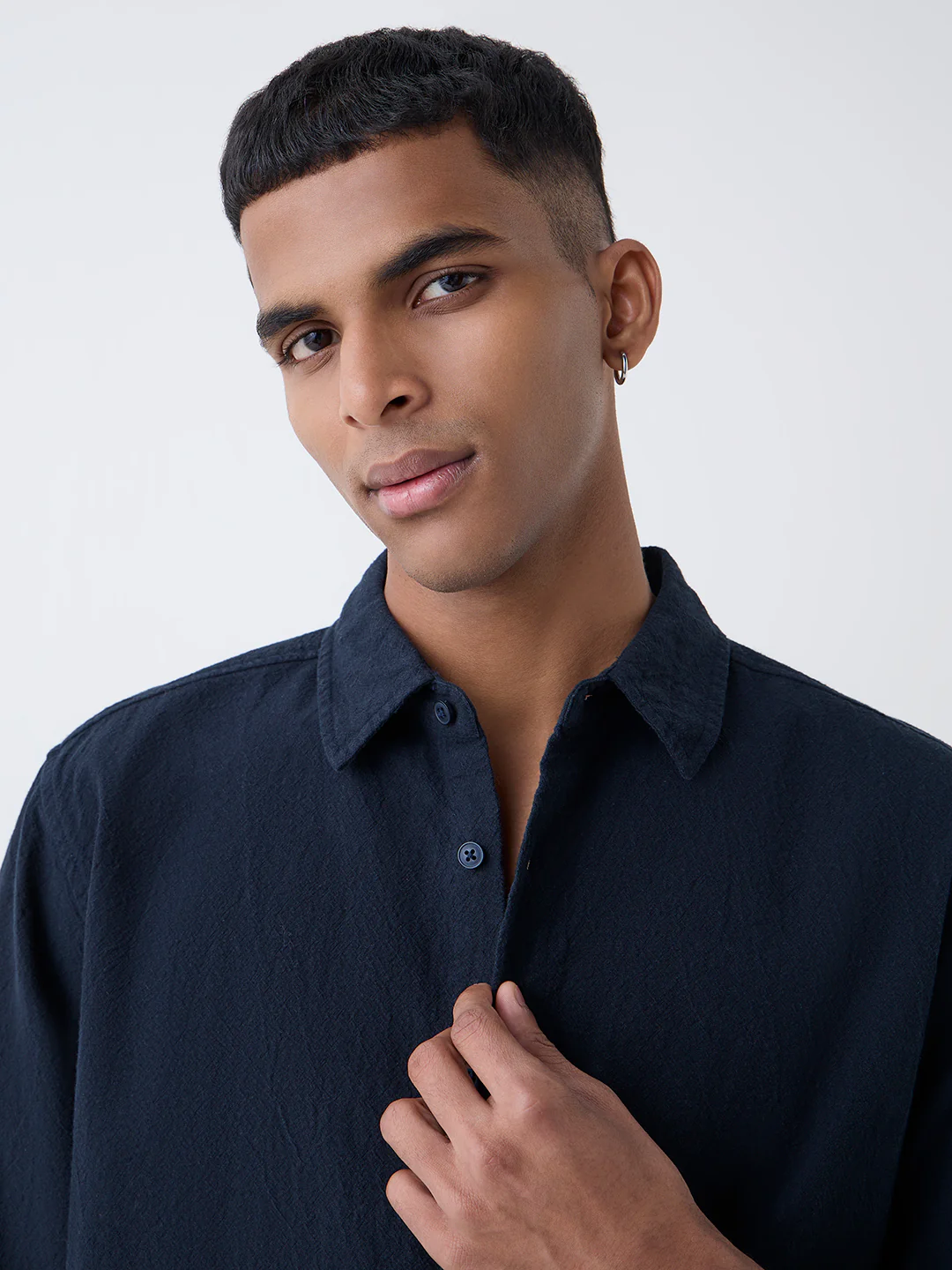ETA Navy Solid Relaxed-Fit Cotton Shirt - Image 4