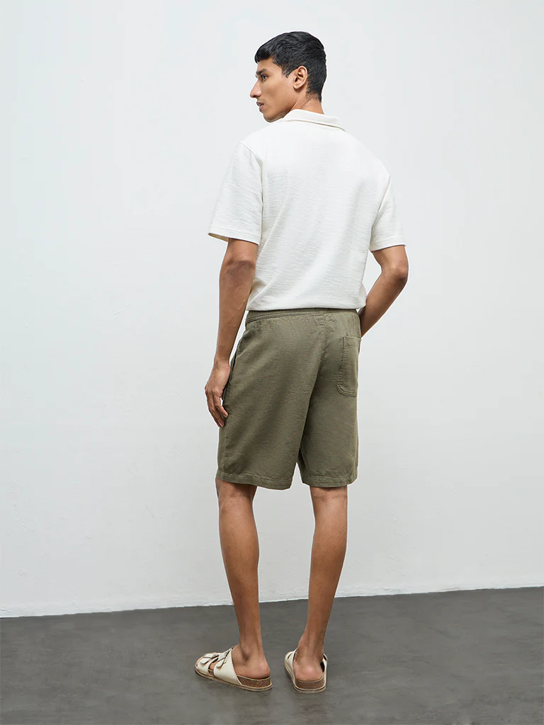 ETA Olive Solid Relaxed-Fit Mid-Rise Cotton Shorts - Image 5