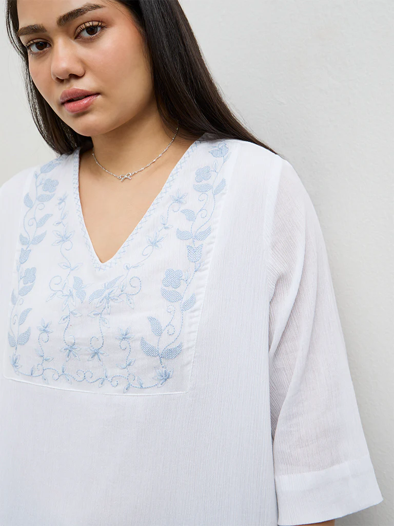 Gia White Floral Embroidered Cotton Blouse - Image 3