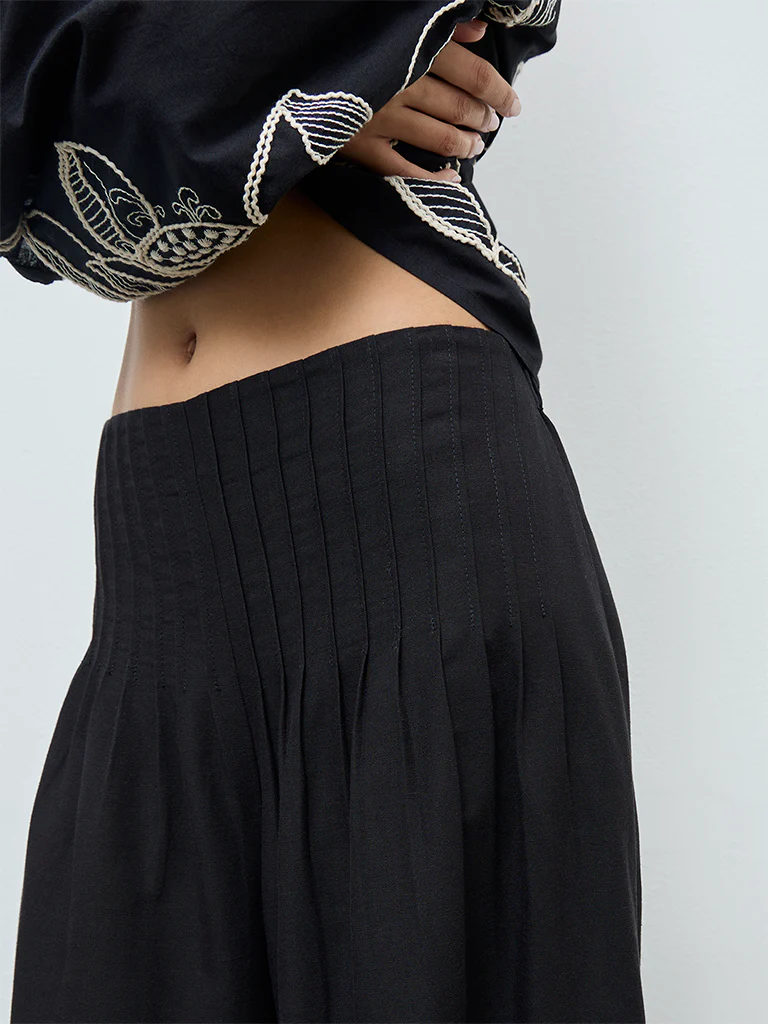 LOV Black High-Rise Flared Pants - Image 3