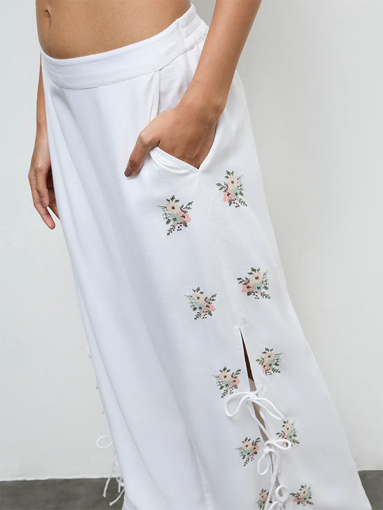 LOV Off-White Embroidered High-Rise Pants - Image 3