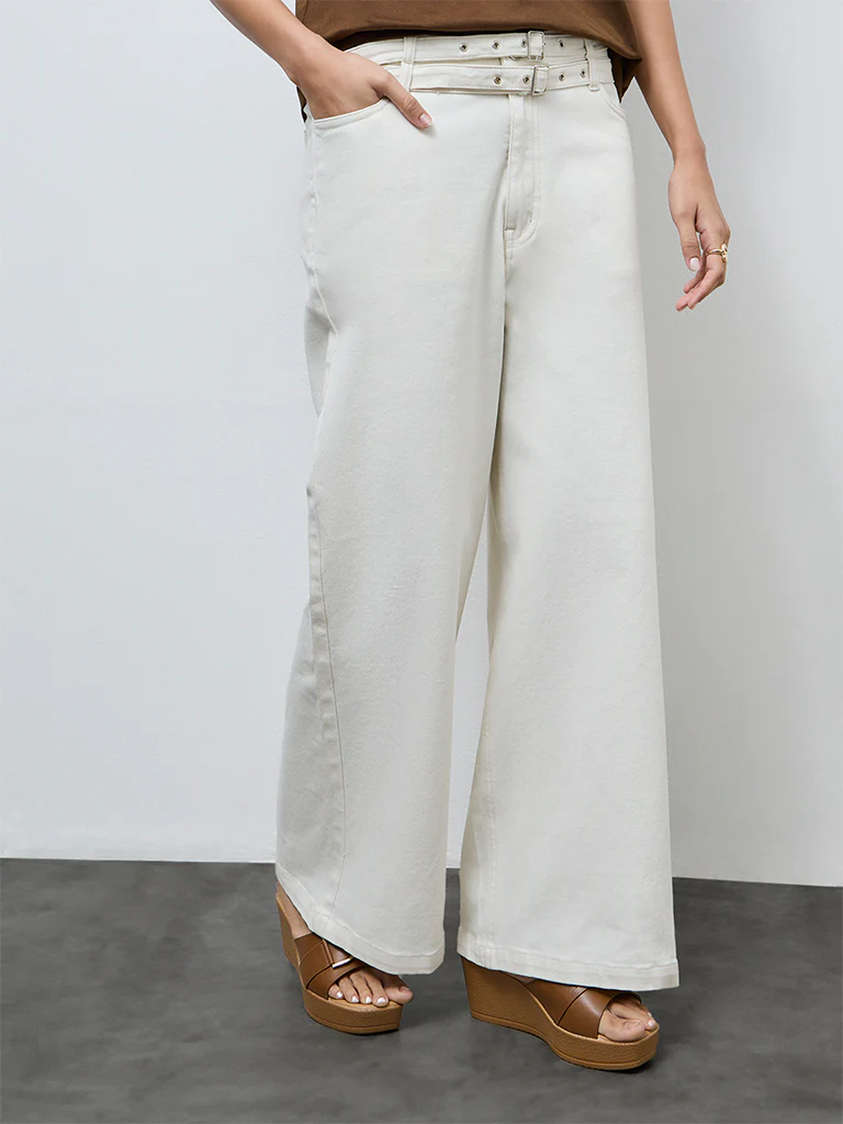 LOV Off-White High-Rise Flared Jeans with Belt - Image 2
