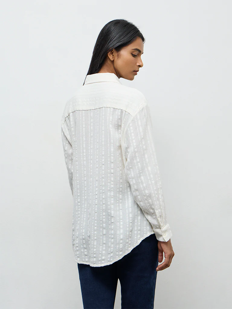 LOV Off-White Seersucker-Textured Cotton Shirt - Image 4