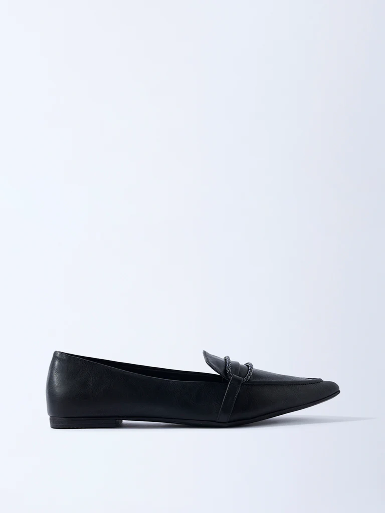 LUNA BLU Black Pointed Toe Shoes