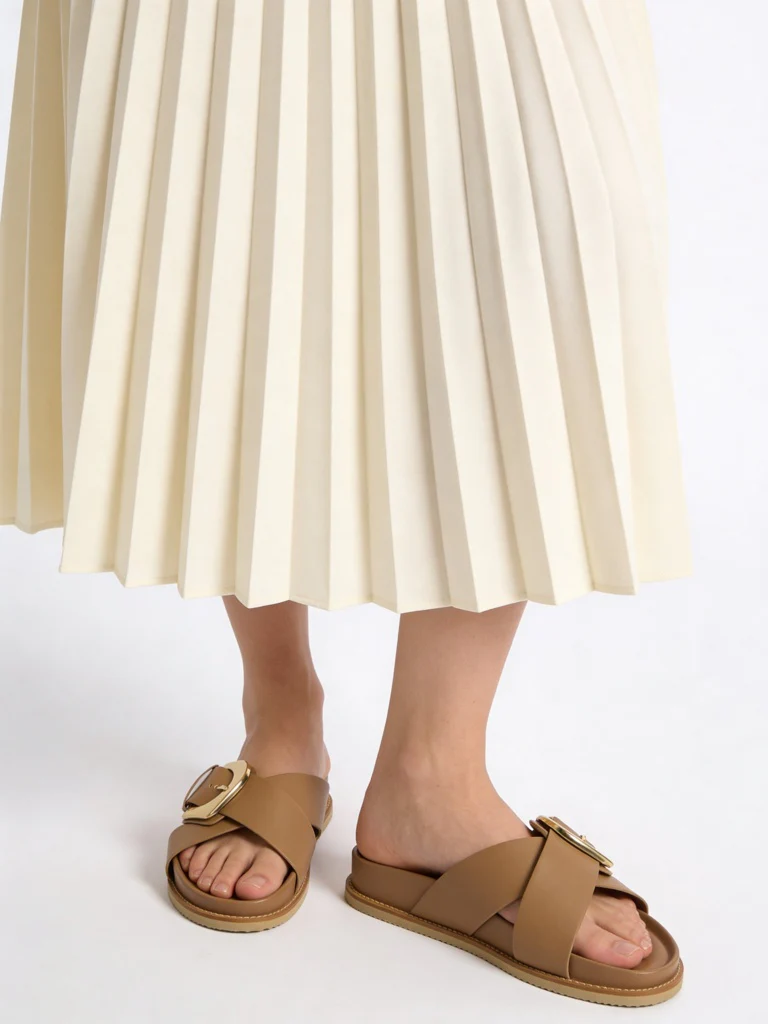 LUNA BLU Brown Buckle-Detailed Comfort Sandals