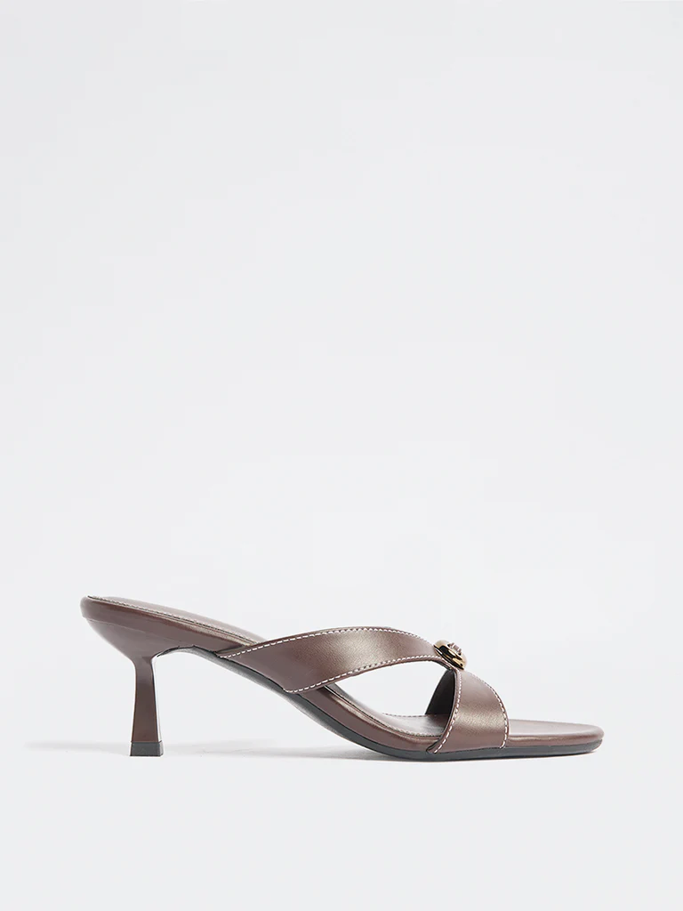 LUNA BLU Brown Hardware Detailed Strap Sandals