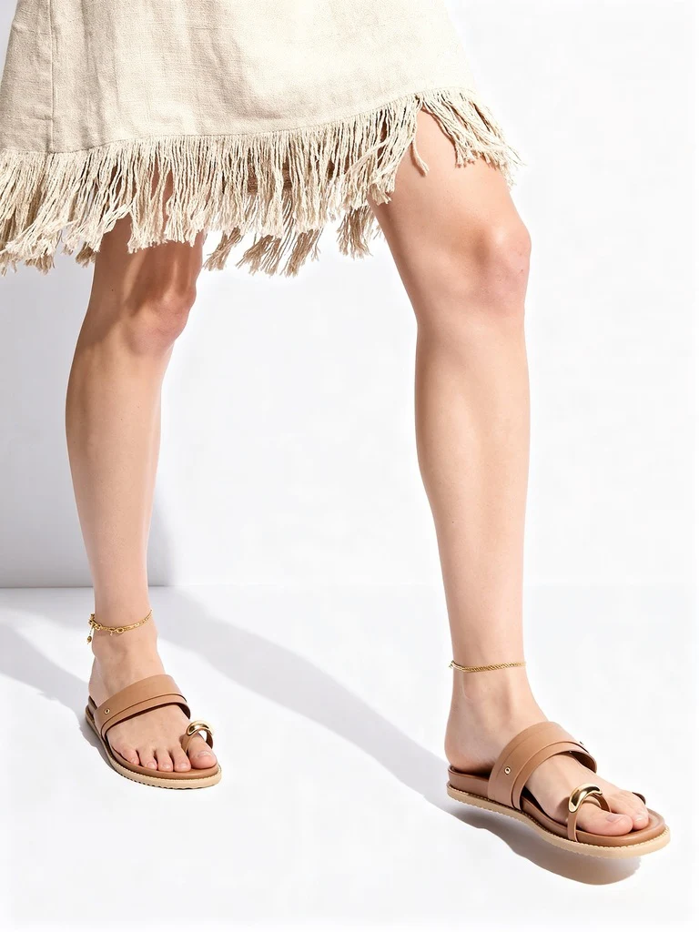 LUNA BLU Brown Metallic Toe-Ring Comfort Sandals