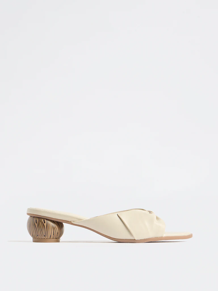 LUNA BLU Ivory Bow-Design Round-Heel Sandals - Image 4