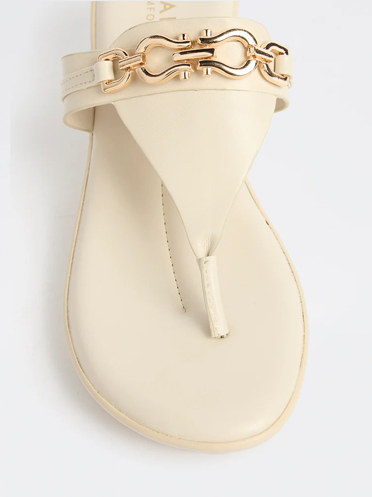 LUNA BLU Ivory Chain-Detailed Comfort Sandals - Image 4