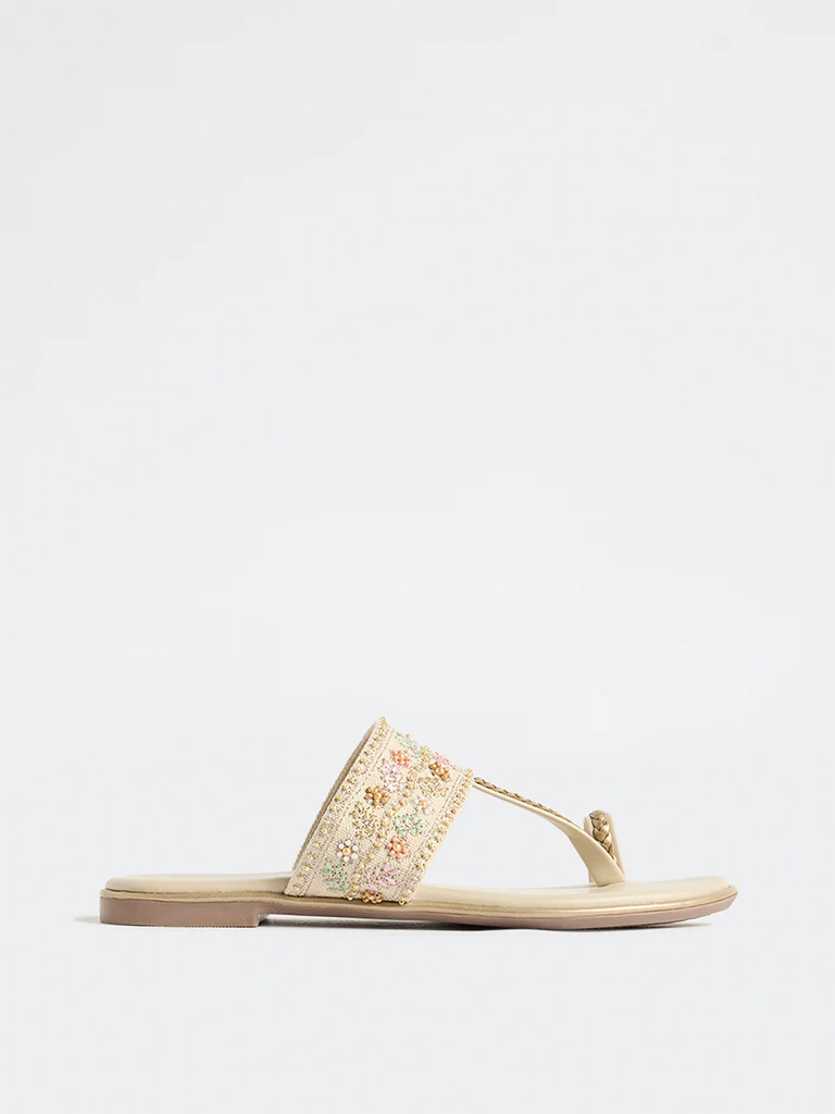 LUNA BLU Ivory Floral Embroidered Kolhapuri Sandals - Image 3