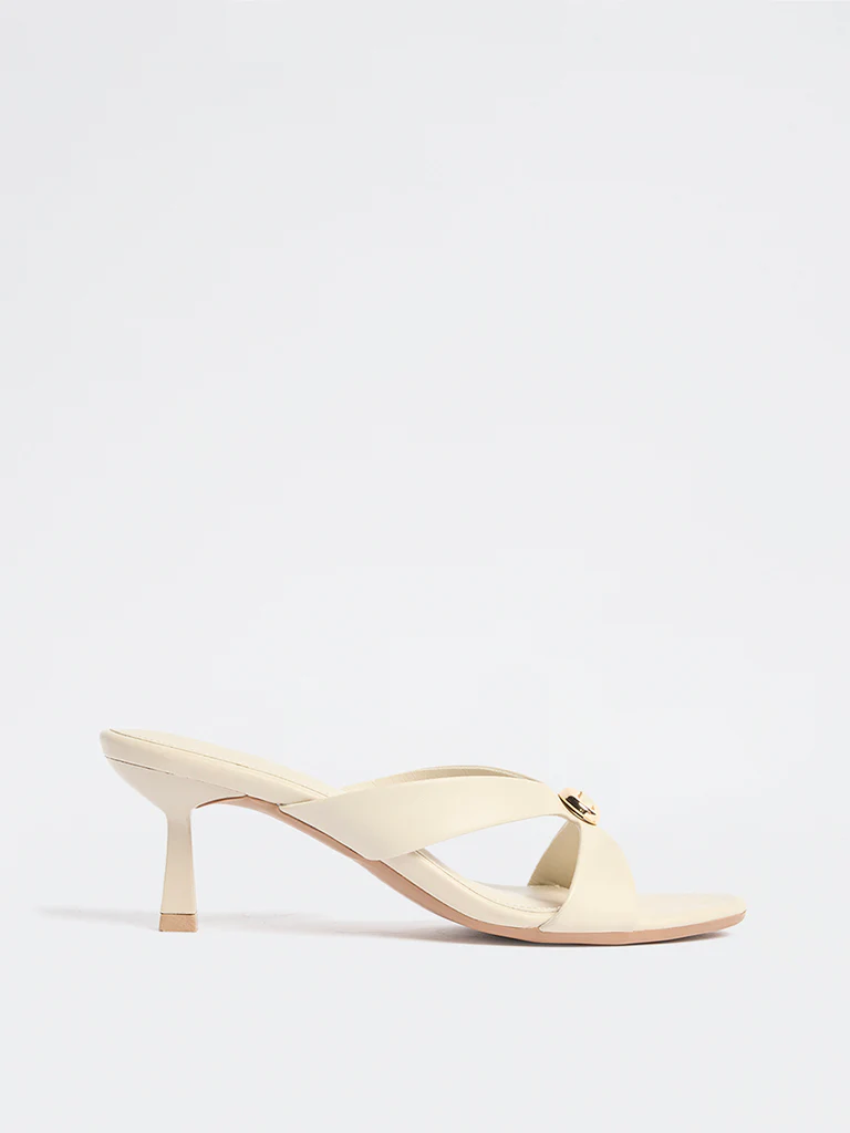 LUNA BLU Ivory Hardware Detailed Strap Sandals