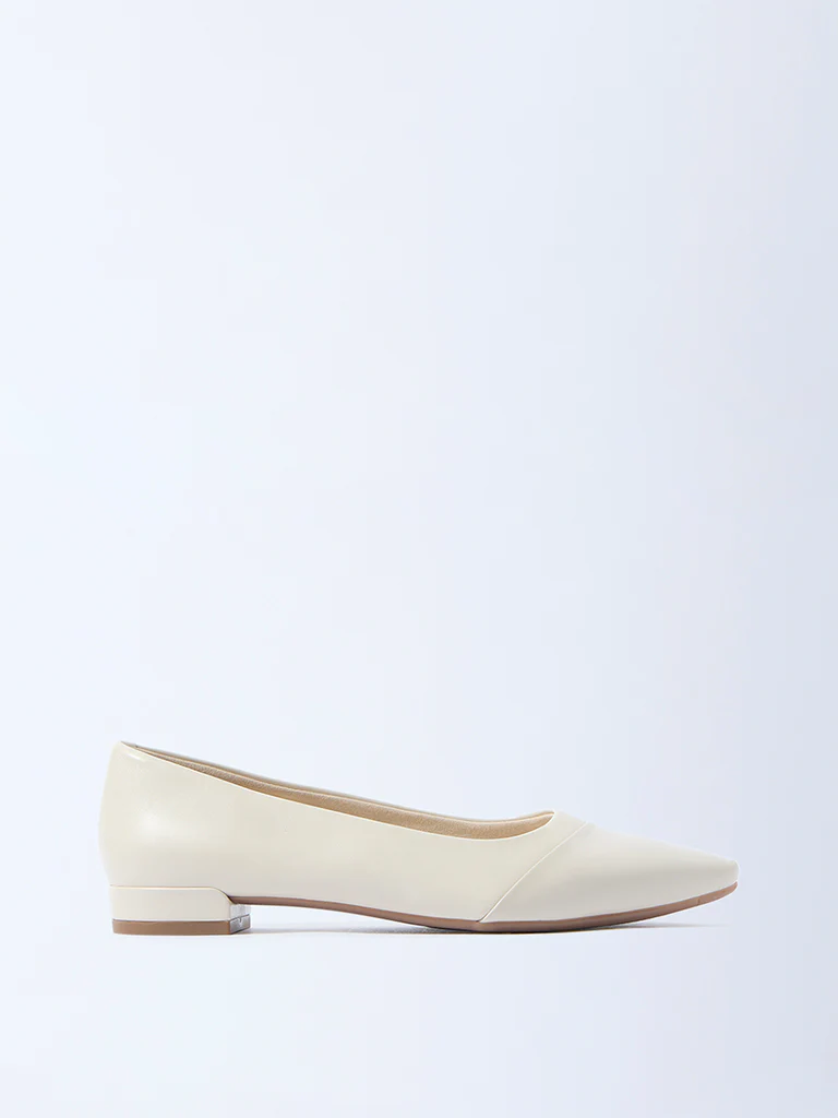 LUNA BLU Ivory Pointed Toe Ballerinas