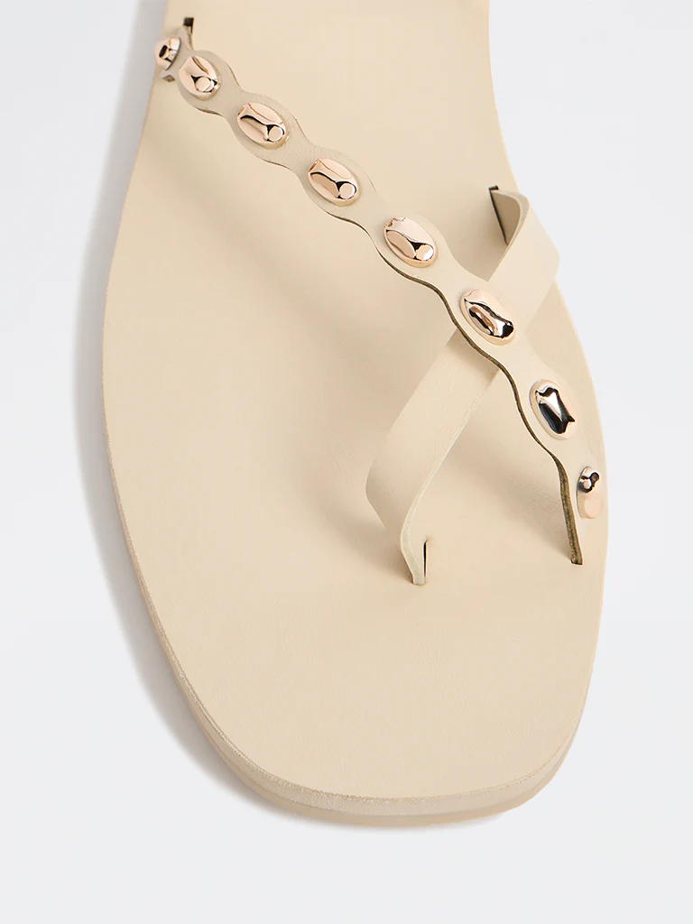 LUNA BLU Ivory Stud-Detailed Slides - Image 3