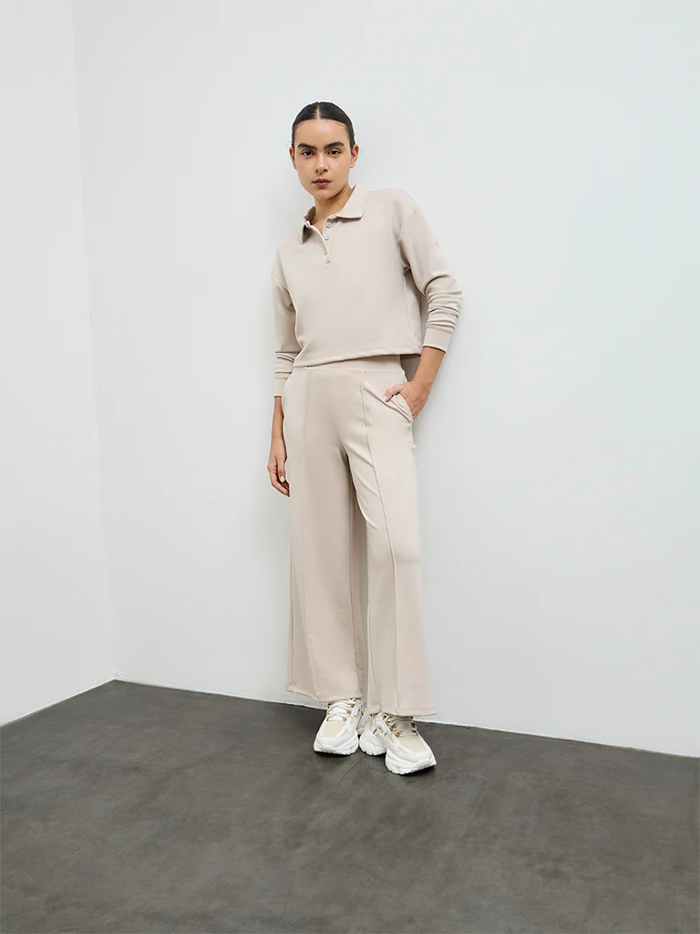 Nuoflexx Beige Solid T-Shirt - Image 2
