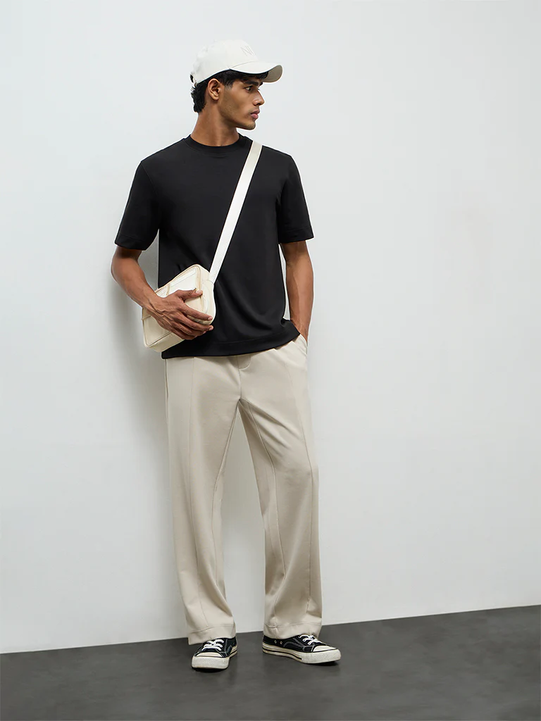 Nuoflexx Black Relaxed-Fit T-Shirt - Image 3