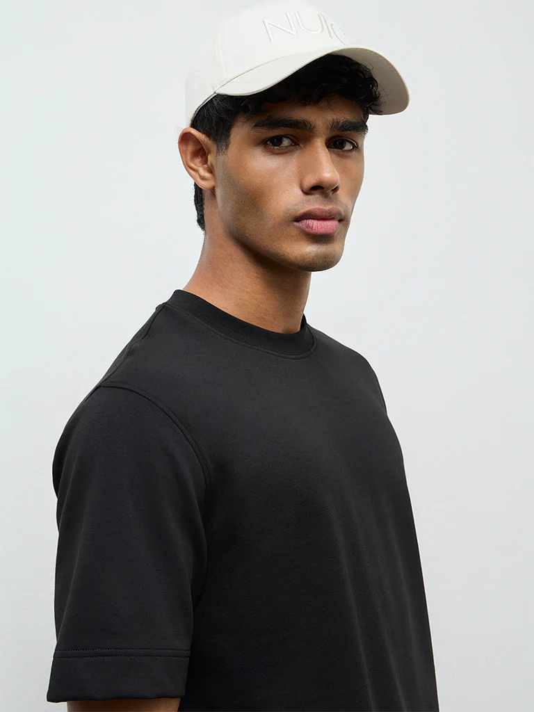 Nuoflexx Black Relaxed-Fit T-Shirt - Image 4