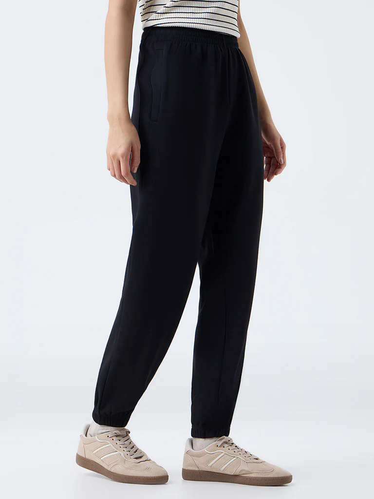 Nuoflexx Black Solid High-Rise Joggers - Image 2