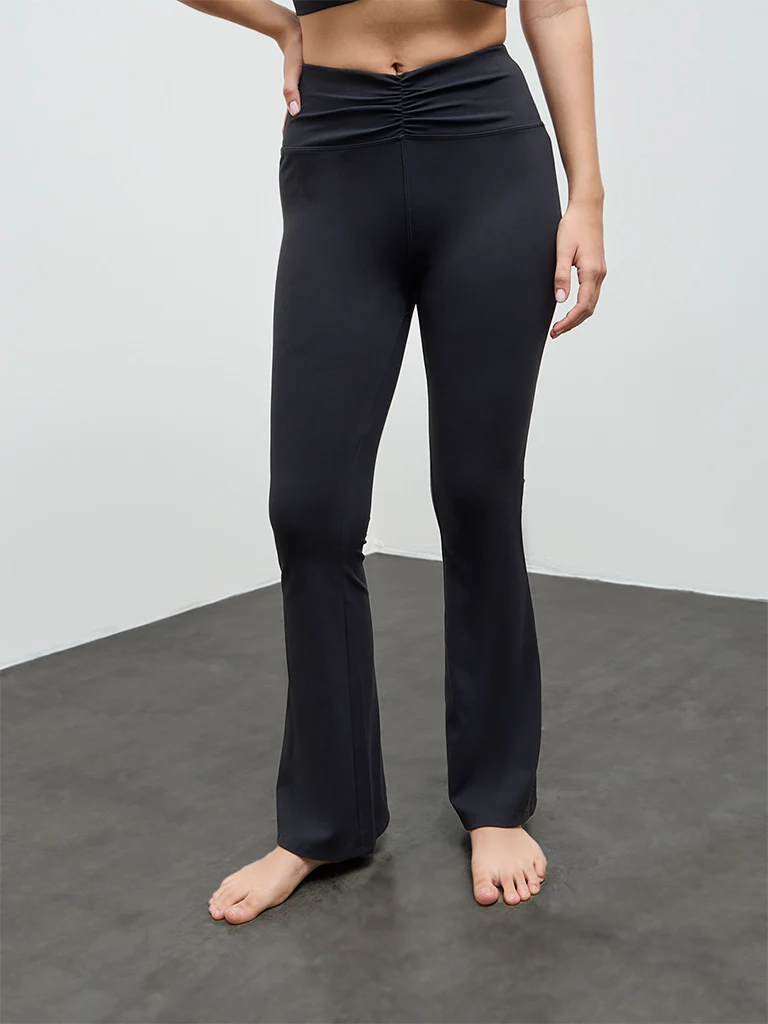 Nuoflexx Black Solid Mid-Rise Yoga Pants - Image 2