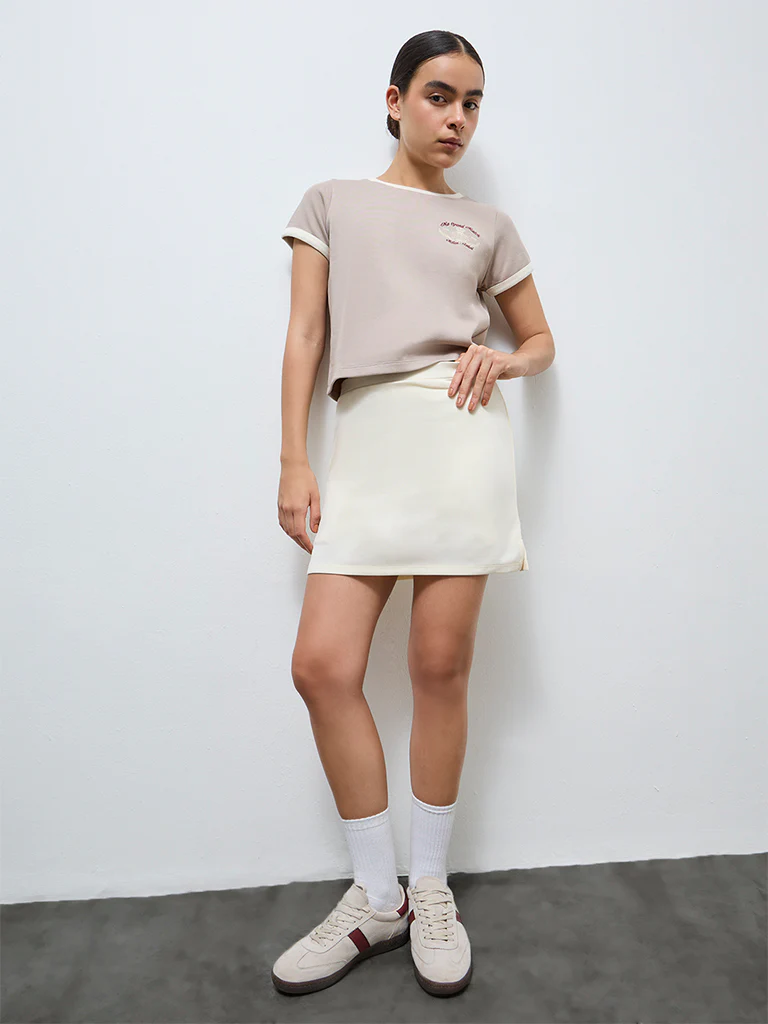 Nuoflexx Cream Solid High-Rise Skirt