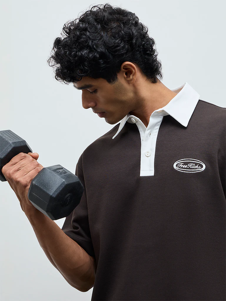 Nuoflexx Dark Brown Text Detail Relaxed-Fit Cotton-Blend Polo T-Shirt - Image 4