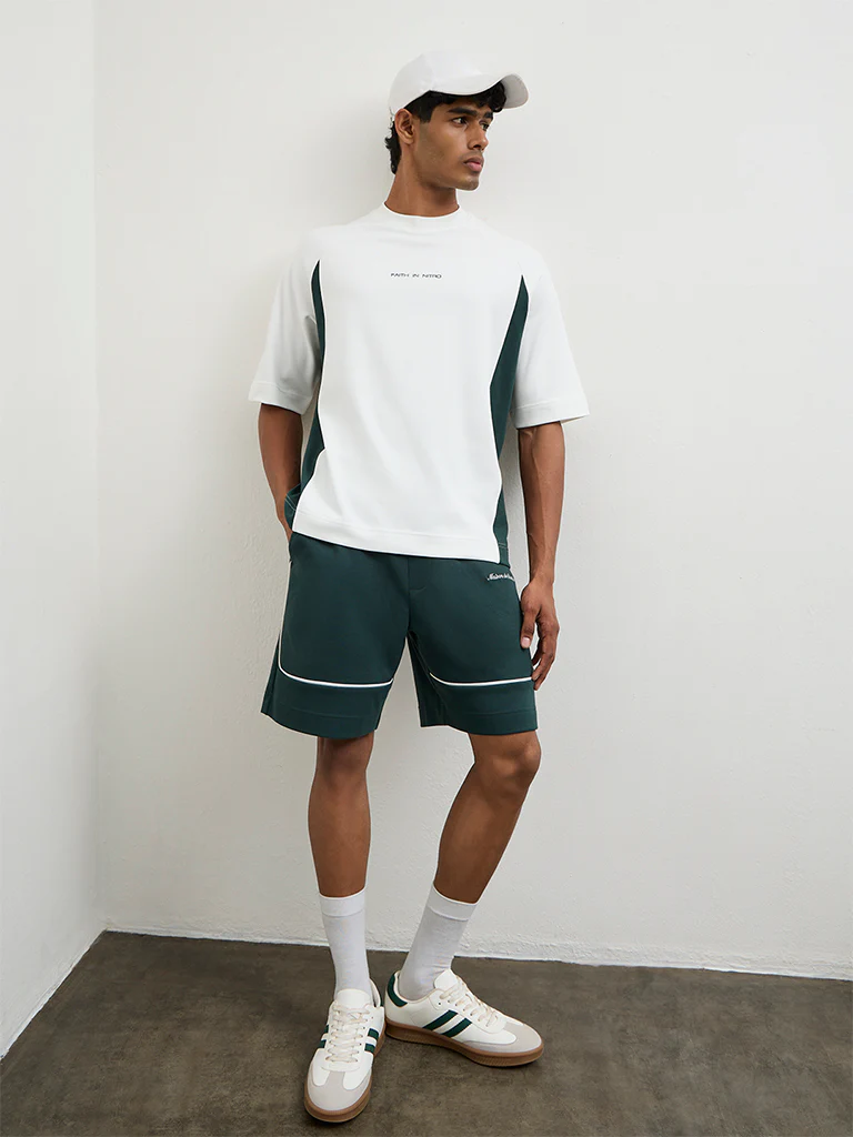 Nuoflexx Off-White Stripe-Design Relaxed Fit T-Shirt - Image 2