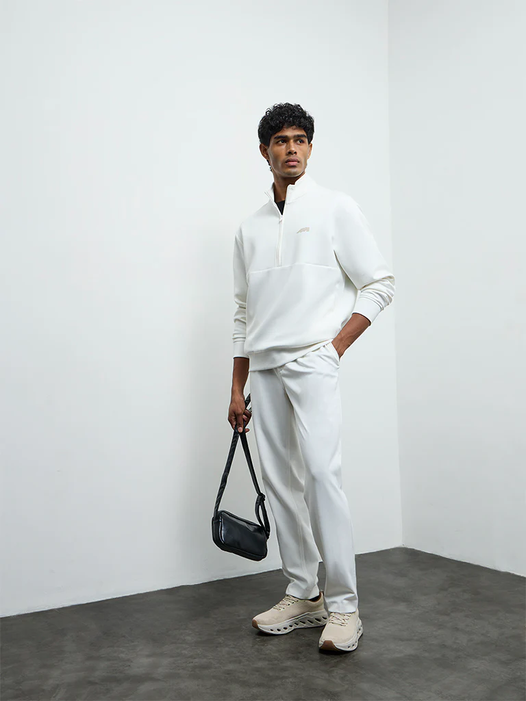 Nuoflexx Off-White Text Detailed Relaxed-Fit Sweatshirt - Image 3