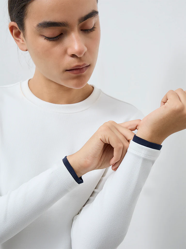 Nuoflexx Off-White Textured T-Shirt - Image 3