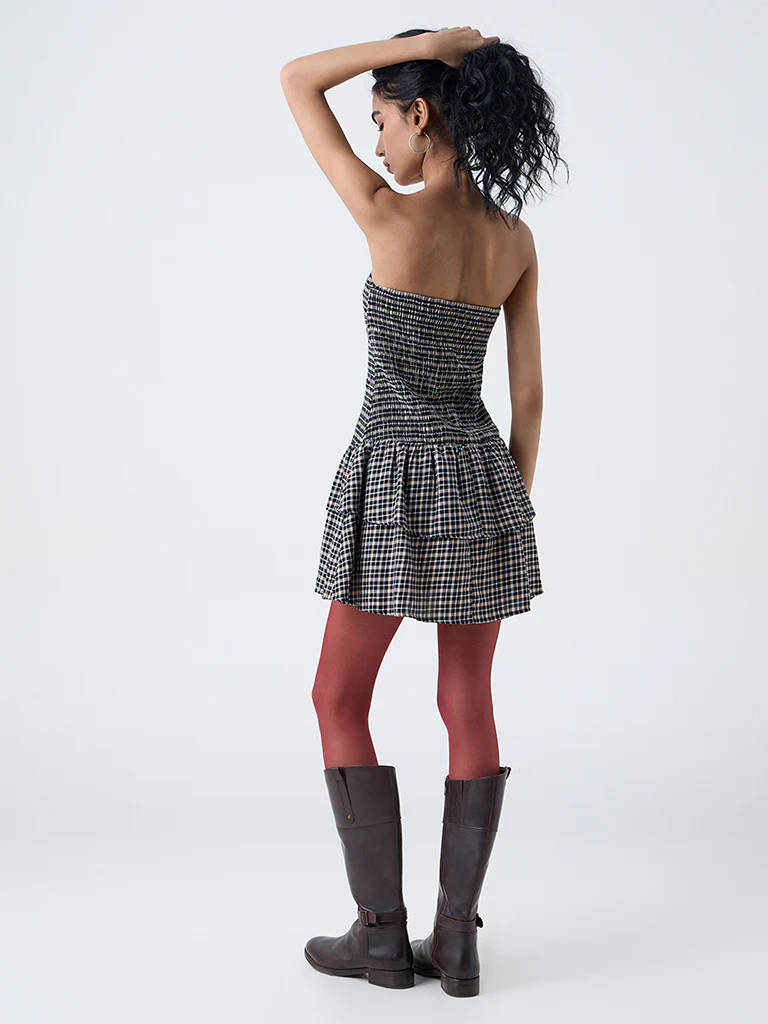 Nuon Black Checks Printed Smocked Cotton Tube Dress - Image 4
