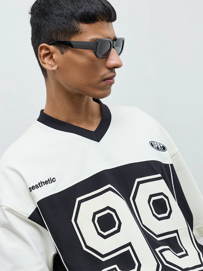 Nuon Black Numerical Printed Relaxed-Fit Cotton T-Shirt - Image 3
