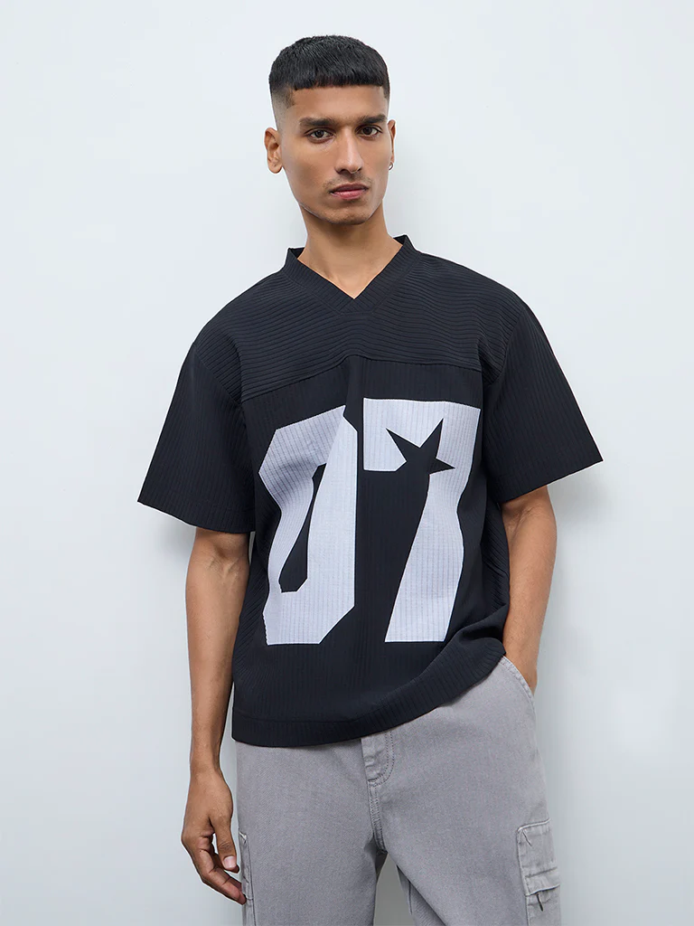 Nuon Black Numerical Printed Relaxed-Fit T-Shirt - Image 2