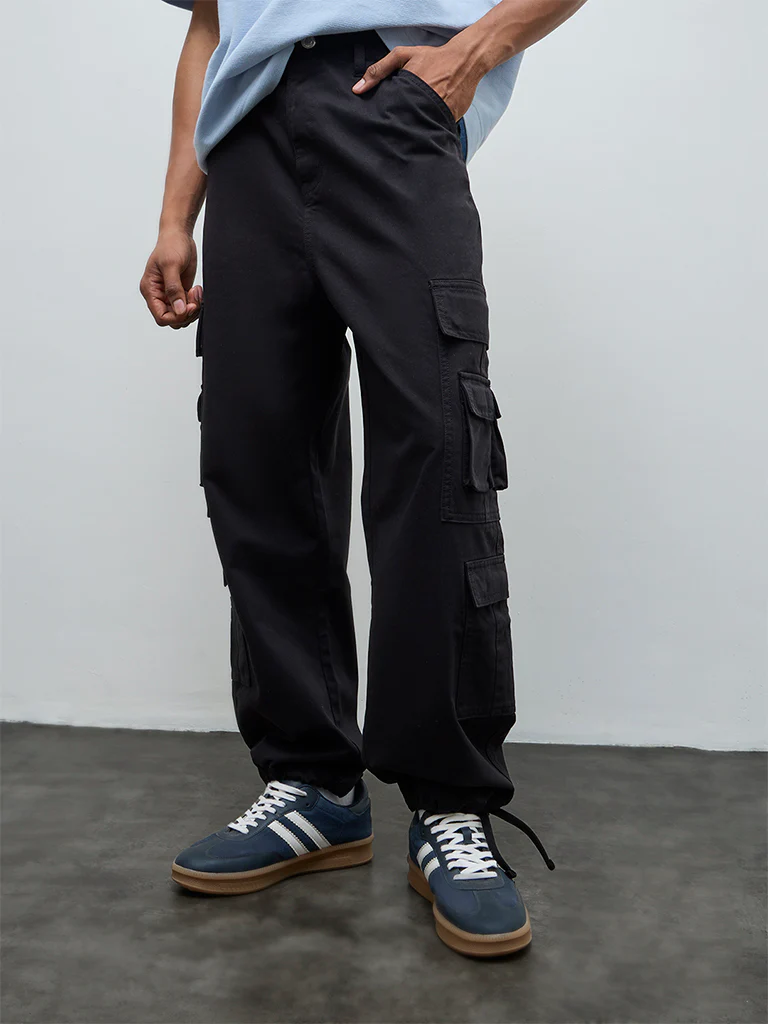 Nuon Black Relaxed-Fit Mid-Rise Cotton Cargo Pants - Image 3