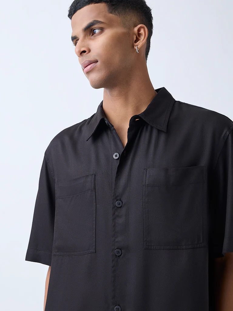 Nuon Black Solid Relaxed-Fit Shirt - Image 3