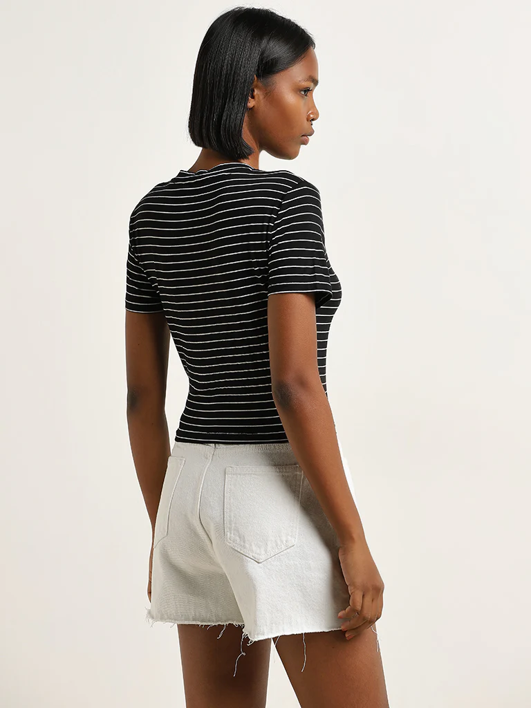 Nuon Black Striped T-Shirt - Image 4