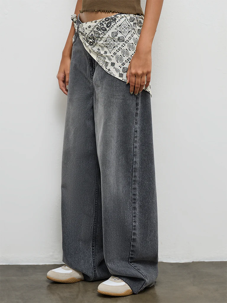 Nuon Black Washed High-Rise Jeans with Scarf - Image 2