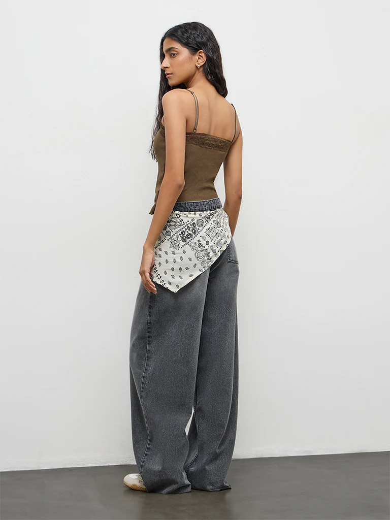 Nuon Black Washed High-Rise Jeans with Scarf - Image 4