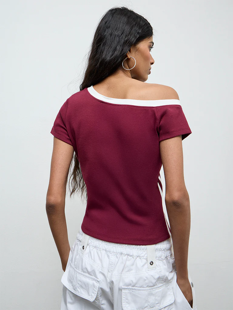 Nuon Burgundy Text Printed Cotton-Blend T-Shirt - Image 4