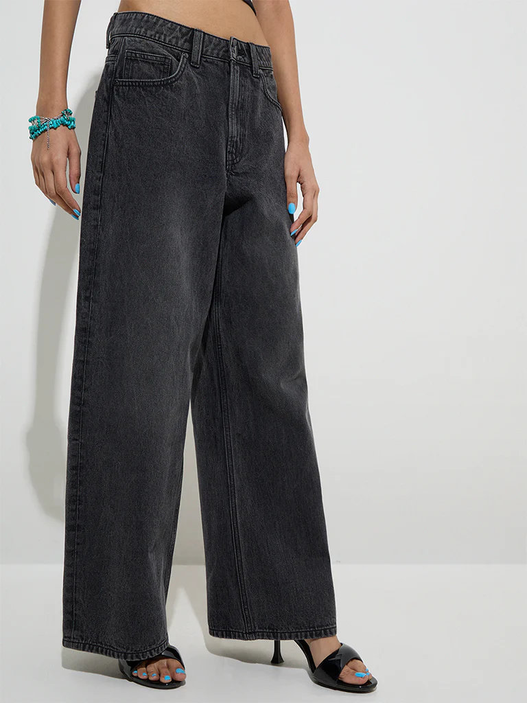 Nuon Charcoal Flared Relaxed-Fit Mid-Rise Jeans - Image 2