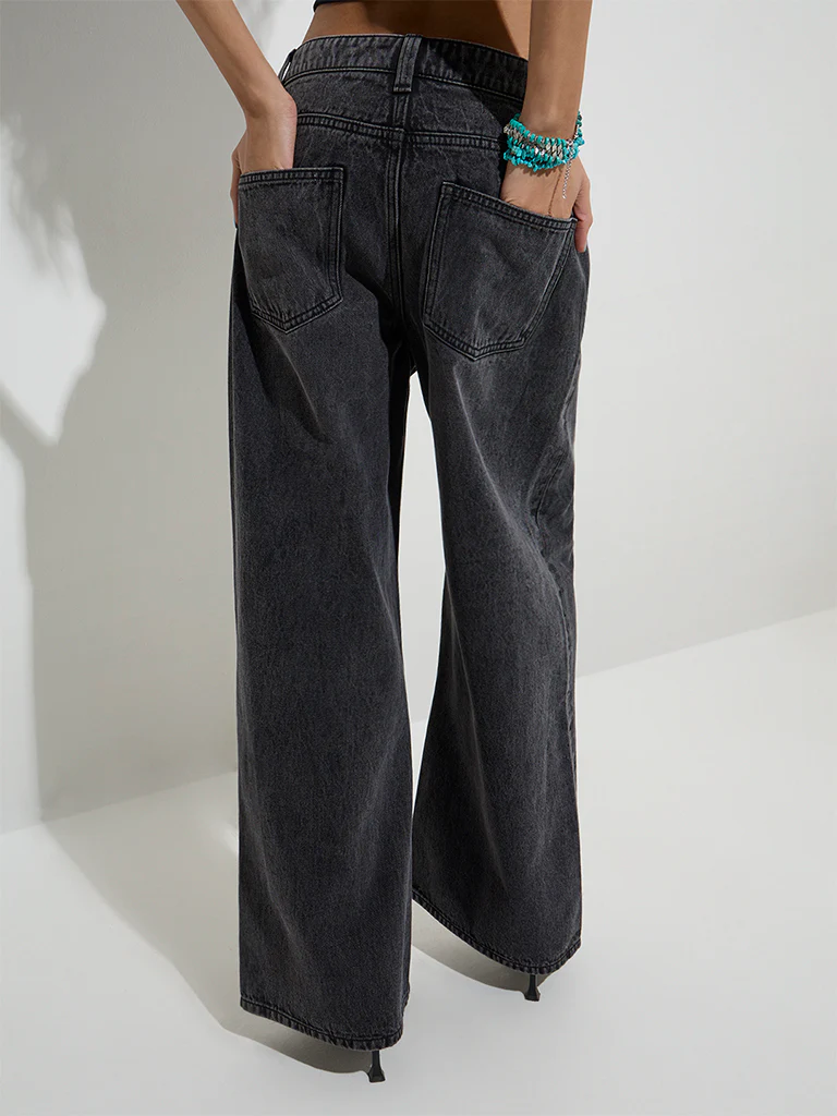 Nuon Charcoal Flared Relaxed-Fit Mid-Rise Jeans - Image 4